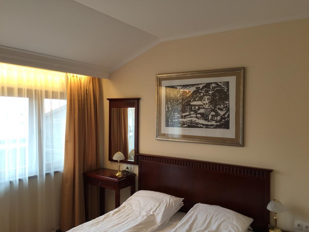 Downtown Alexander Services Apartments Банско Экстерьер фото